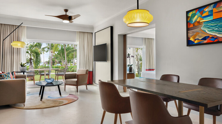 Preferred Club Suite Garden View King 